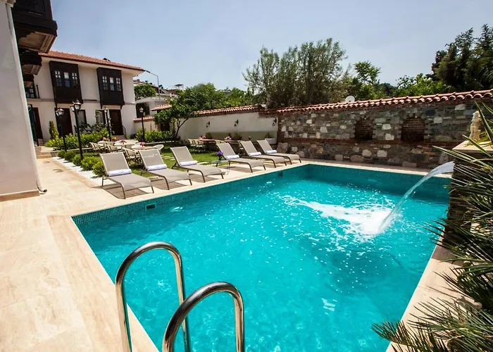 Livia Garden Hotel *