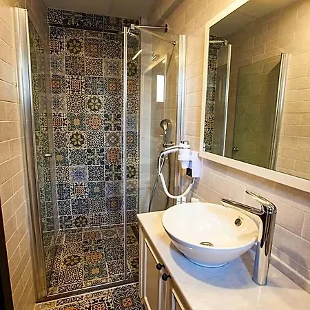 Livia Garden Hotel *