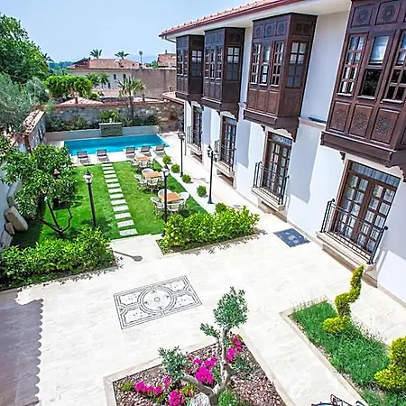 Livia Garden Hotel *
