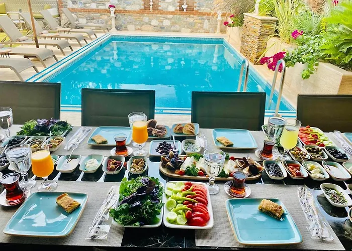 Livia Garden فندق سلجوك